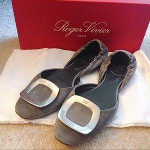 Roger Vivier Ballerine Chips in color catrame